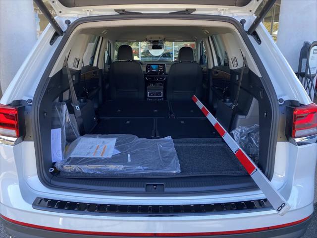 2026 Volkswagen Atlas SE with Technology