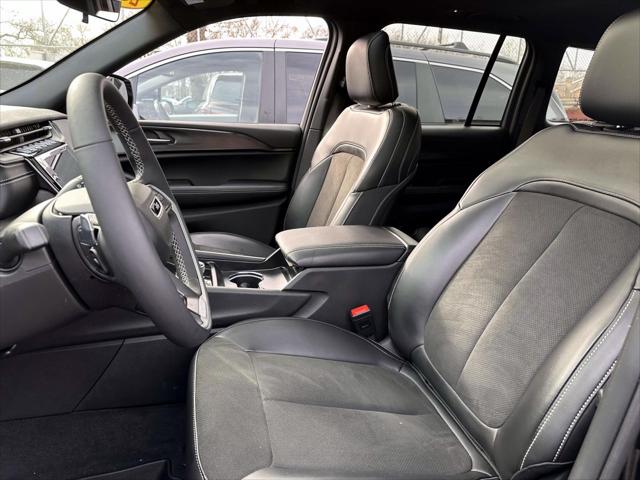 2025 Jeep Grand Cherokee Altitude X 4x4 [12]