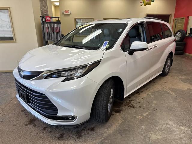 2023 Toyota Sienna XLE