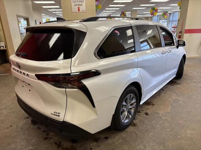 2023 Toyota Sienna XLE