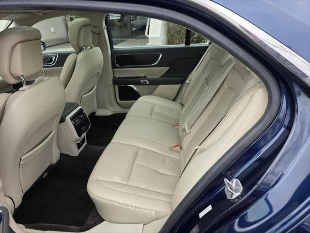 2017 Lincoln Continental Select
