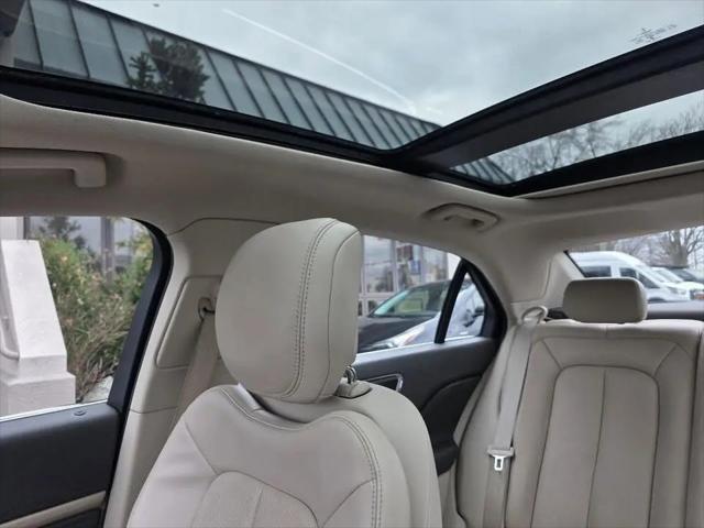 2017 Lincoln Continental Select