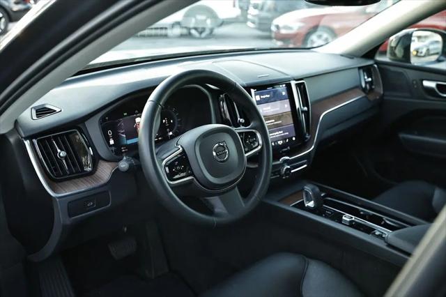2024 Volvo XC60 B5 Plus Dark Theme