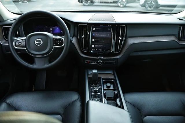 2024 Volvo XC60 B5 Plus Dark Theme