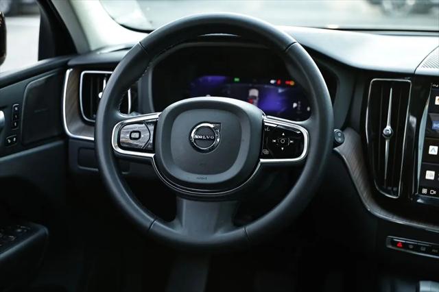 2024 Volvo XC60 B5 Plus Dark Theme