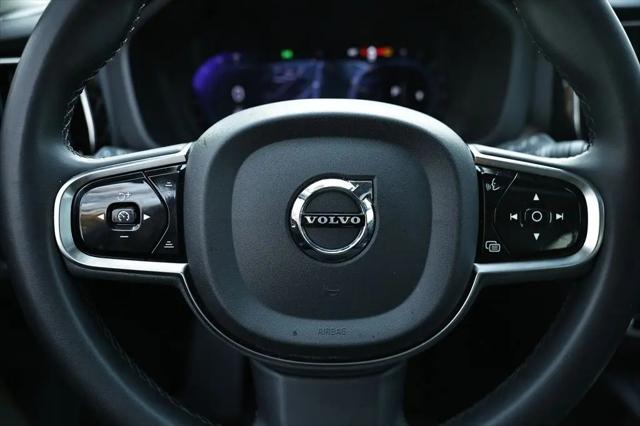 2024 Volvo XC60 B5 Plus Dark Theme
