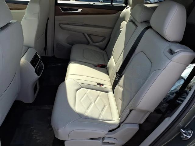 2026 Volkswagen Atlas SE with Technology