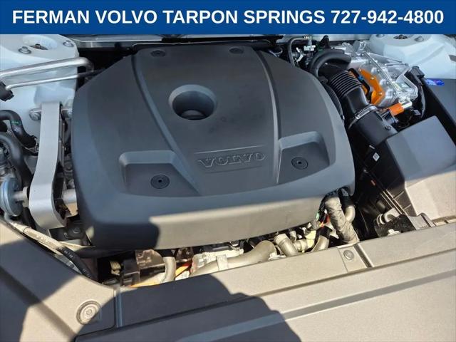 2026 Volvo XC90 Plug-In Hybrid Core, T8 AWD, Electric/Gasoline, Bright, 7 Seats