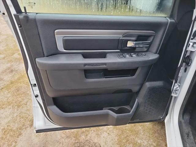 2024 Ram 1500 Classic Warlock Crew Cab 4x2 5'7" Box