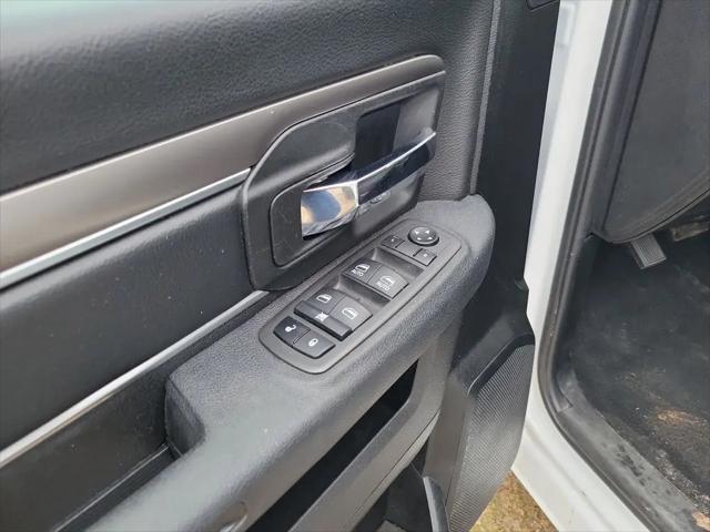 2024 Ram 1500 Classic Warlock Crew Cab 4x2 5'7" Box