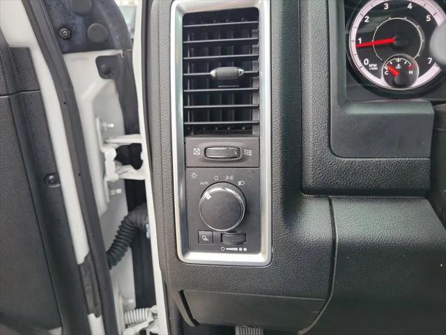 2024 Ram 1500 Classic Warlock Crew Cab 4x2 5'7" Box