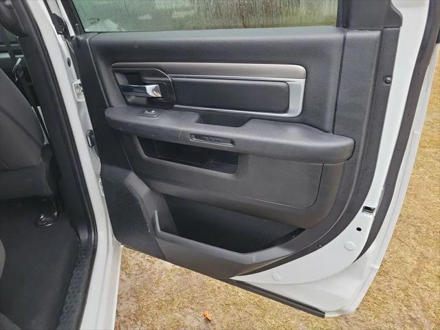 2024 Ram 1500 Classic Warlock Crew Cab 4x2 5'7" Box