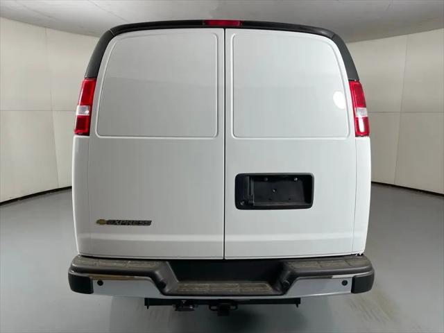 2025 Chevrolet Express Cargo Van RWD 3500 Extended Wheelbase WT