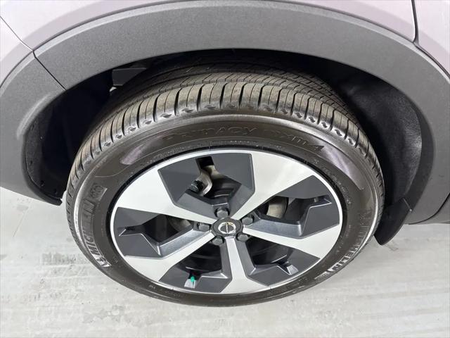 2026 Volvo XC40 Core, B5 AWD Gas (mild hybrid), Dark