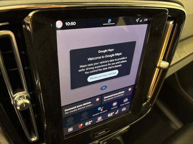 2026 Volvo XC40 Core, B5 AWD Gas (mild hybrid), Dark