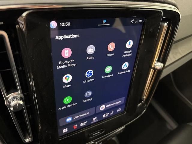 2026 Volvo XC40 Core, B5 AWD Gas (mild hybrid), Dark