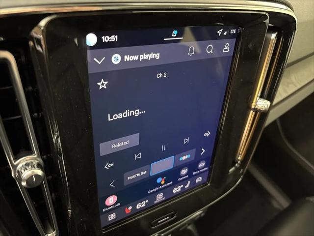 2026 Volvo XC40 Core, B5 AWD Gas (mild hybrid), Dark