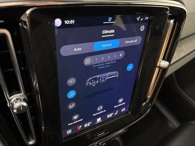 2026 Volvo XC40 Core, B5 AWD Gas (mild hybrid), Dark