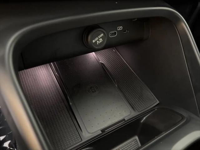 2026 Volvo XC40 Core, B5 AWD Gas (mild hybrid), Dark