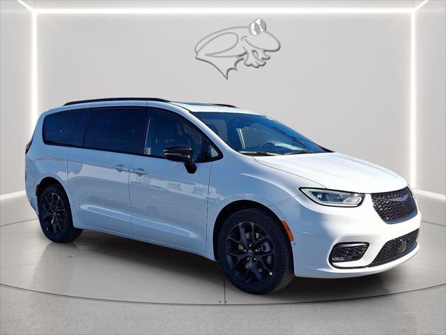 2026 Chrysler Pacifica Limited AWD