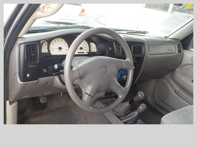 2003 Toyota Tacoma Base V6