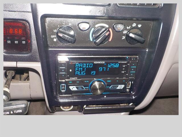 2003 Toyota Tacoma Base V6