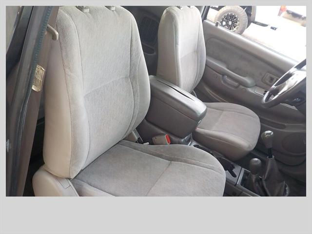 2003 Toyota Tacoma Base V6