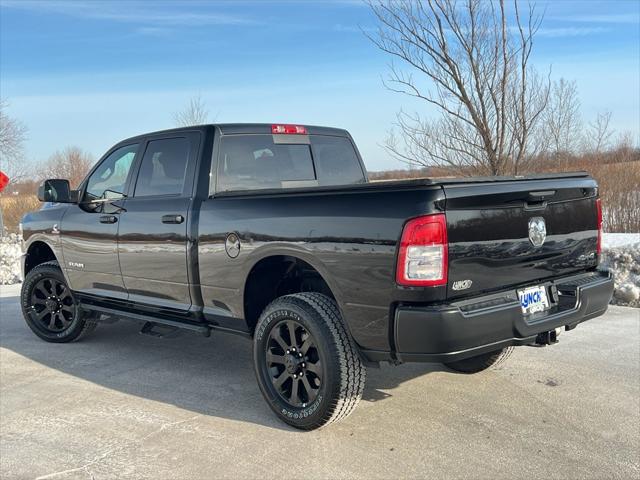 2022 RAM 3500 Tradesman Crew Cab 4x4 64 Box