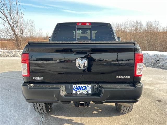 2022 RAM 3500 Tradesman Crew Cab 4x4 64 Box