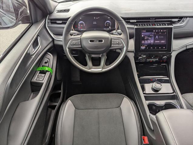 2025 Jeep Grand Cherokee Altitude X 4x2