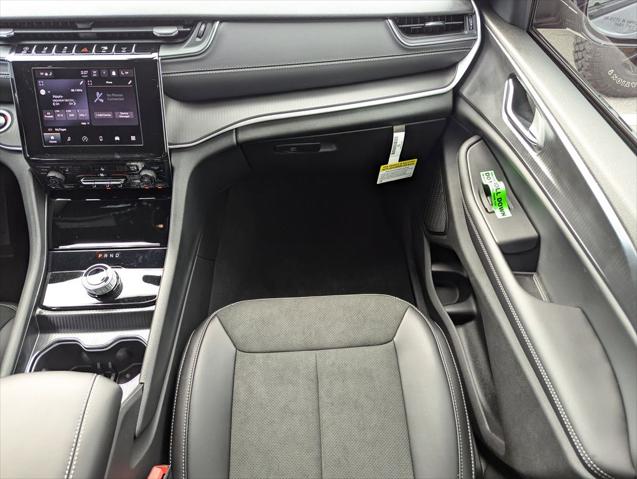 2025 Jeep Grand Cherokee Altitude X 4x2