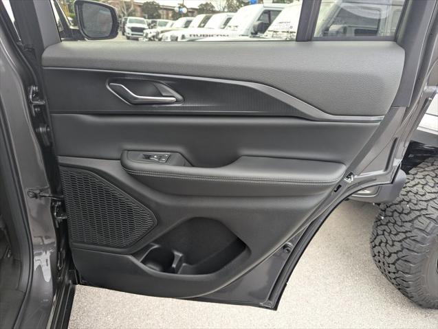 2025 Jeep Grand Cherokee Altitude X 4x2