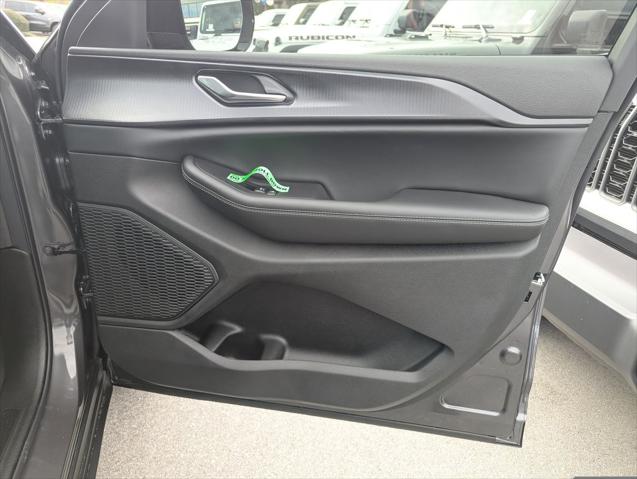 2025 Jeep Grand Cherokee Altitude X 4x2