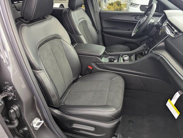 2025 Jeep Grand Cherokee Altitude X 4x2