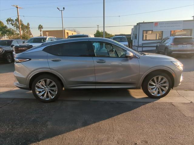 2024 Buick NV Avenir FWD