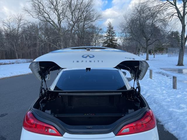 2010 INFINITI G37 Sport