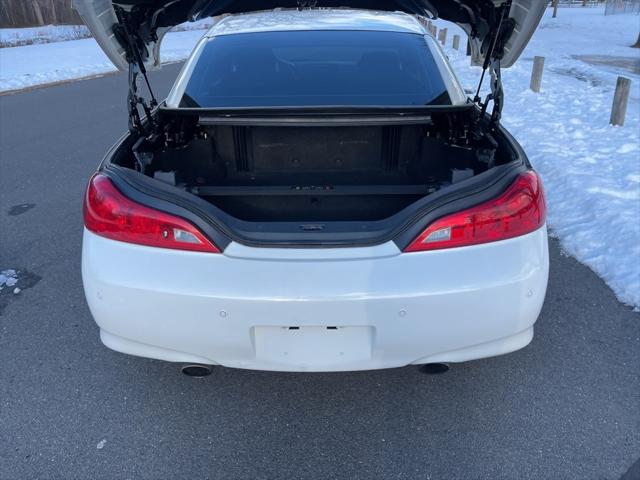2010 INFINITI G37 Sport