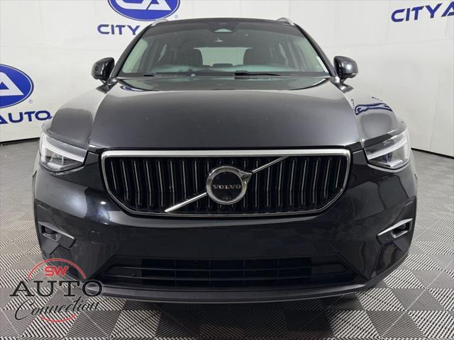 2024 Volvo XC40 B5 Plus Bright Theme