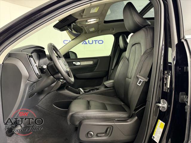 2024 Volvo XC40 B5 Plus Bright Theme