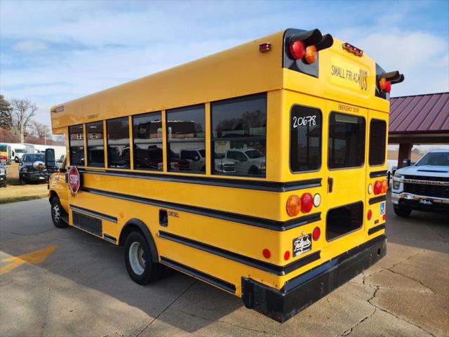 2006 Ford E-450 Cutaway E450 Cube Van 14'-18'