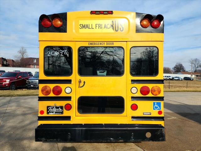 2006 Ford E-450 Cutaway E450 Cube Van 14'-18'