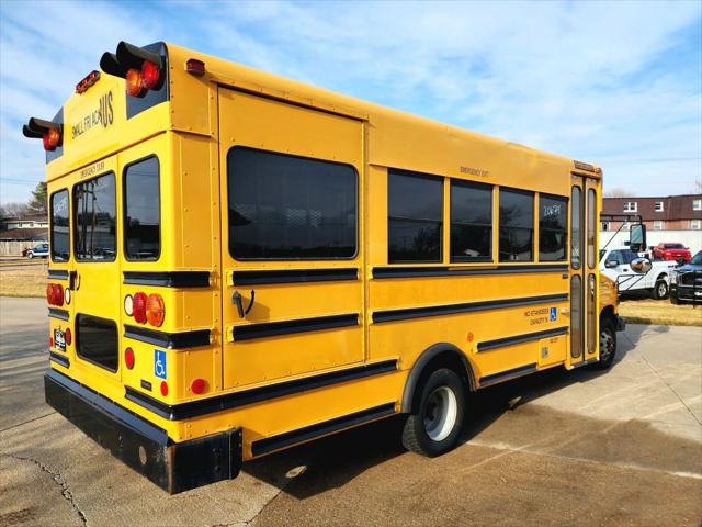 2006 Ford E-450 Cutaway E450 Cube Van 14'-18'