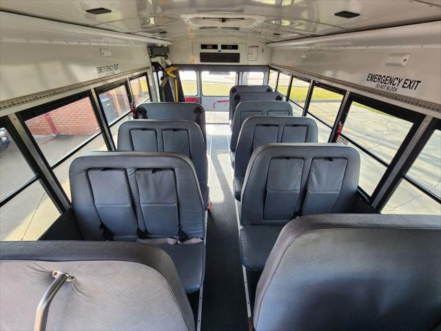 2006 Ford E-450 Cutaway E450 Cube Van 14'-18'