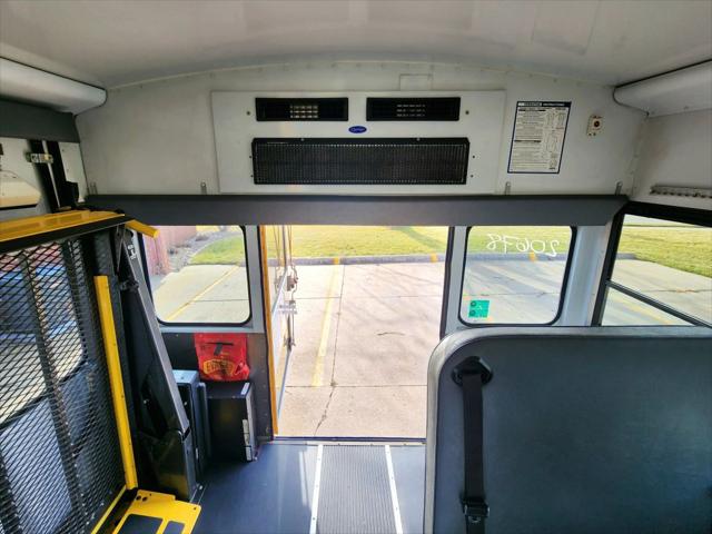 2006 Ford E-450 Cutaway E450 Cube Van 14'-18'