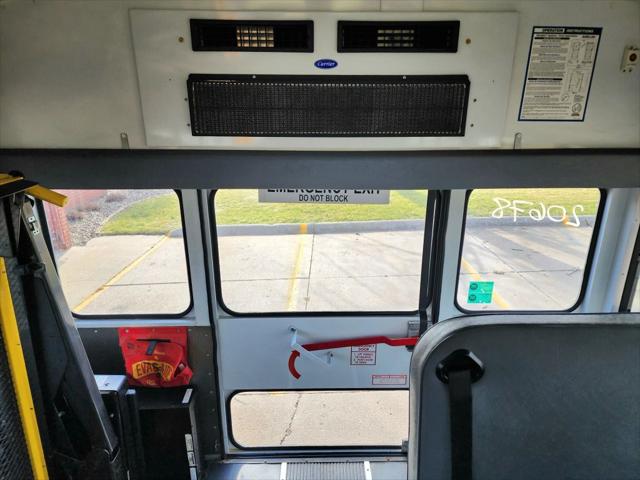 2006 Ford E-450 Cutaway E450 Cube Van 14'-18'