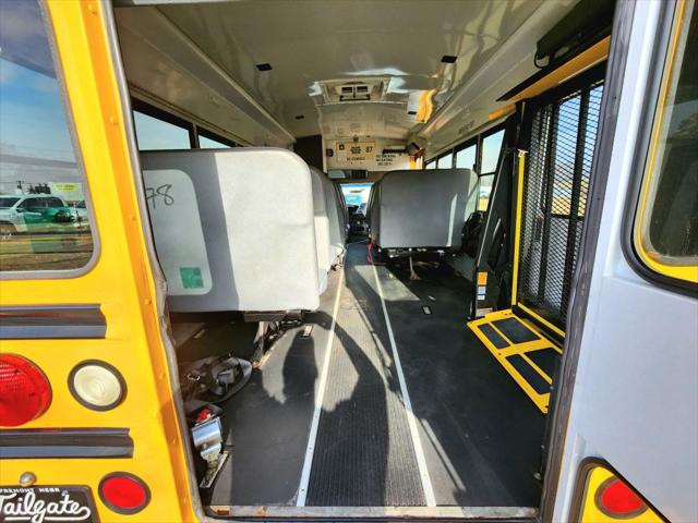 2006 Ford E-450 Cutaway E450 Cube Van 14'-18'