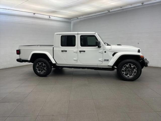 2026 Jeep Gladiator GLADIATOR SAHARA 4X4 2026 Jeep Gladiator GLADIATOR SAHARA 4X4