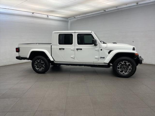 2026 Jeep Gladiator GLADIATOR SAHARA 4X4 2026 Jeep Gladiator GLADIATOR SAHARA 4X4