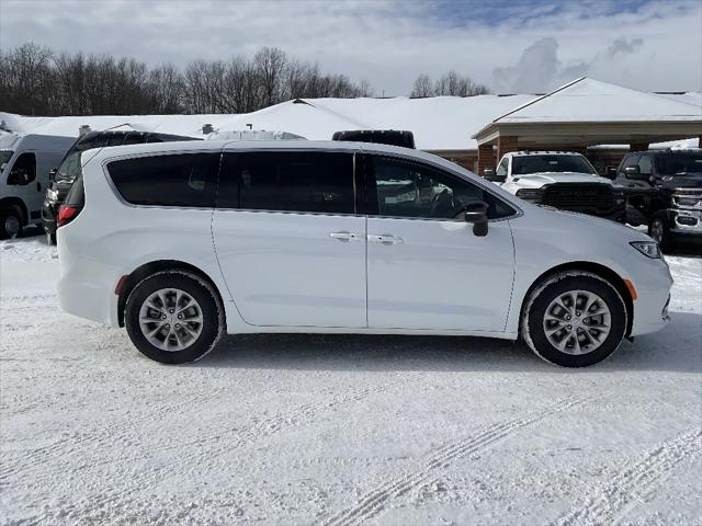 2026 Chrysler Pacifica Limited AWD