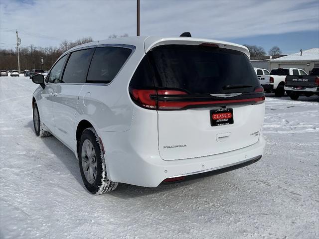 2026 Chrysler Pacifica Limited AWD